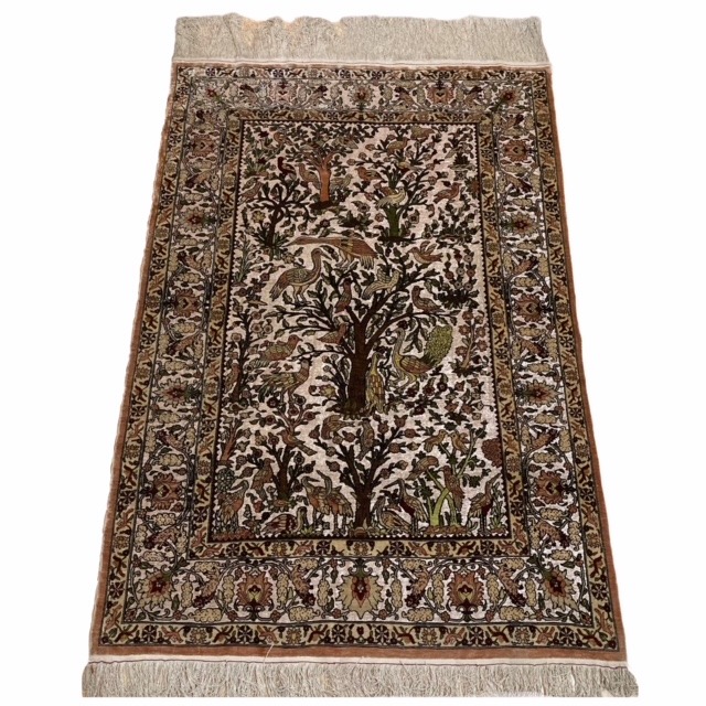 , Nettoyage de tapis anciens en laine à Paris